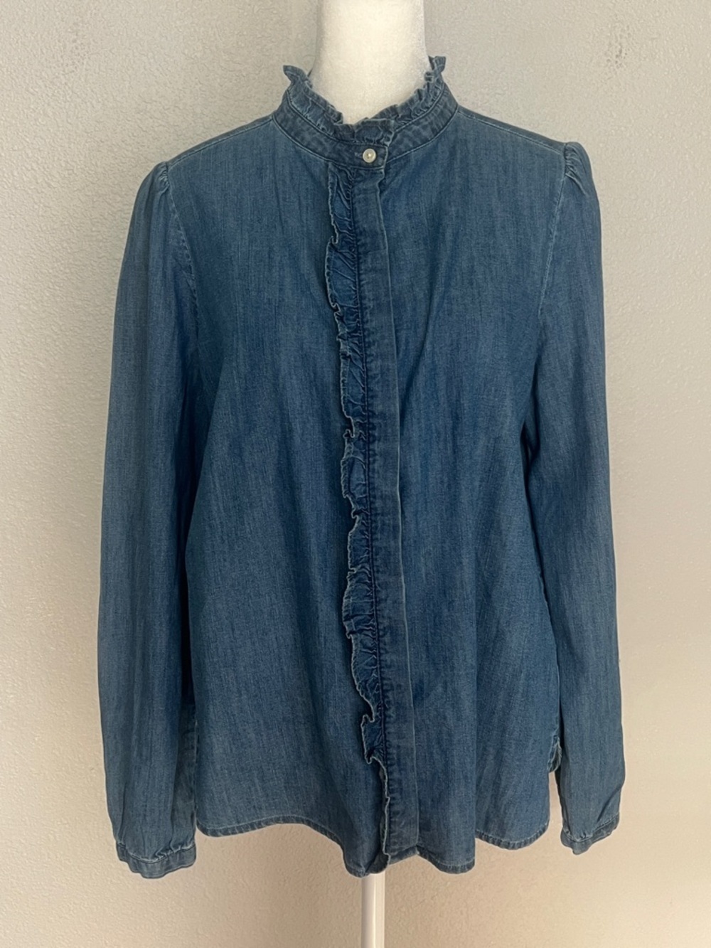 Loft Cotton Chambray Ruffle Trim Long Sleeve Button Down Blue Size Small